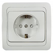 Розетка одинарная с заземлением со шторкой CLASSICO белая 2028x IN HOME 4690612000978